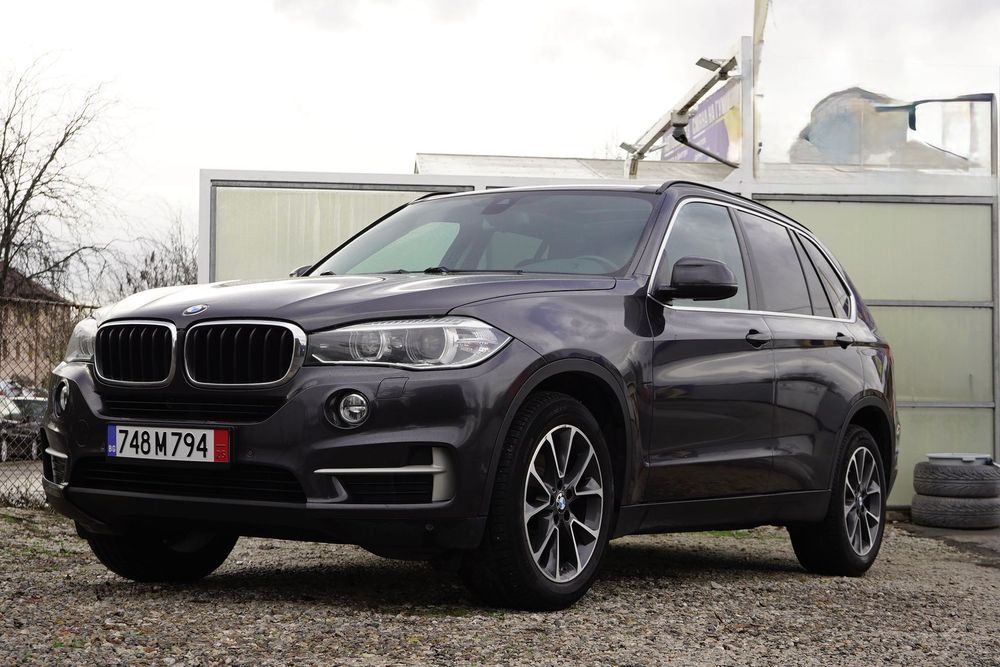 BMW X5 2015 продава се
