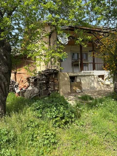 Home Depo продава къща в село Енина - Казанлък