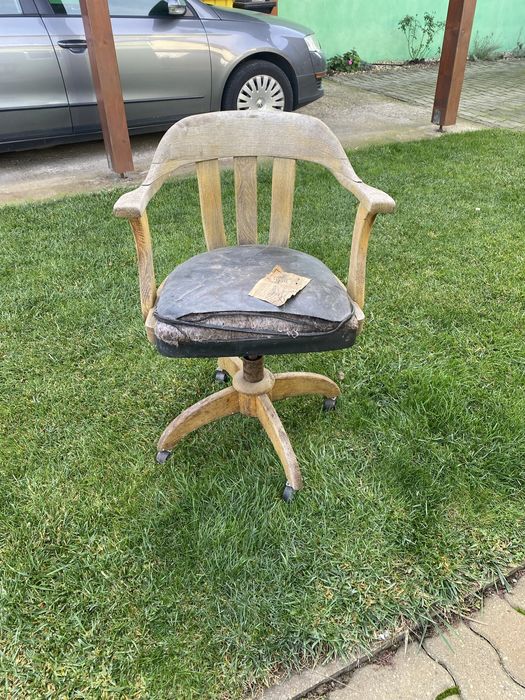 Scaun birou antic german sau elvetian pentru restaurare