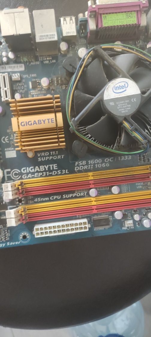 Pachet Placa de baza gigabyte Ga-ep31-ds3l + Procesor Intel