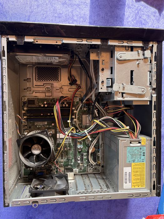 Лаптоп SIEMENS + компютър HP със монитор LG 24''