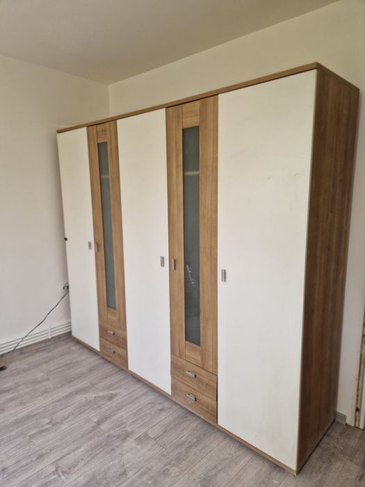 Vand mobilă  în stare perfectă !