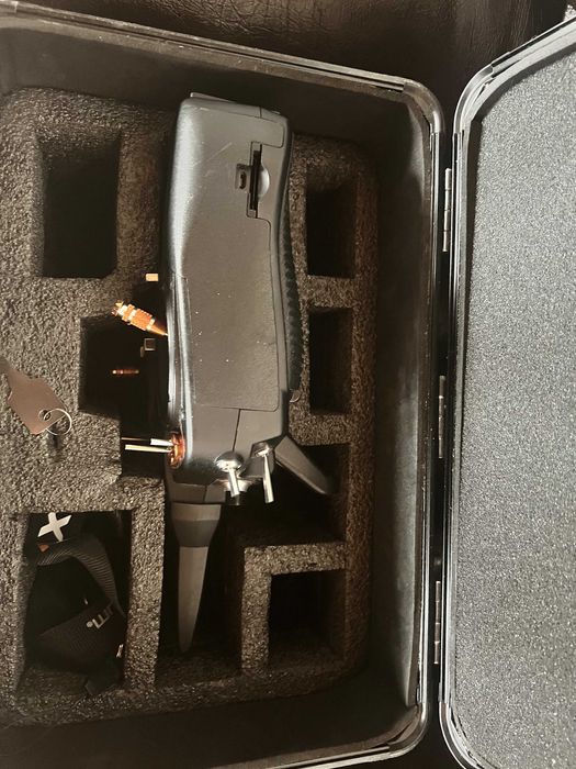 ix12 Spektrum Radiocomanda