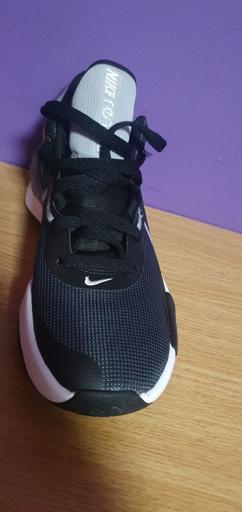 Vând Adidași  Nike RENEW ELEVATE 3,noi nouti ,nr 39,350 lei preț neg
