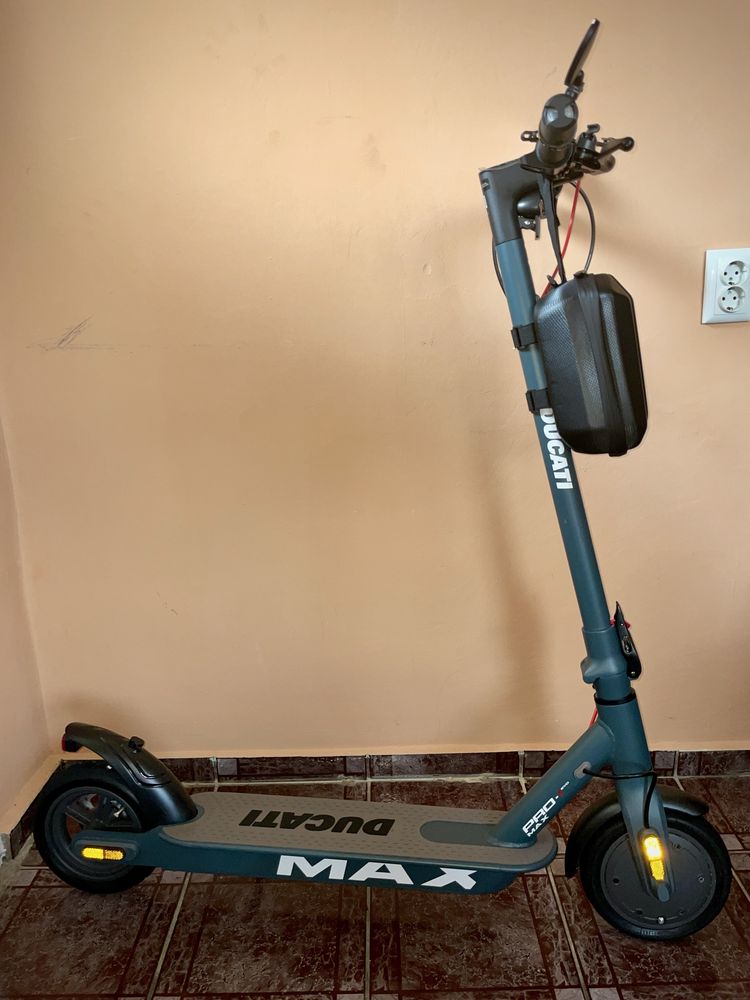 Ел Тротинетка Ducatti Pro 1 Evo Max