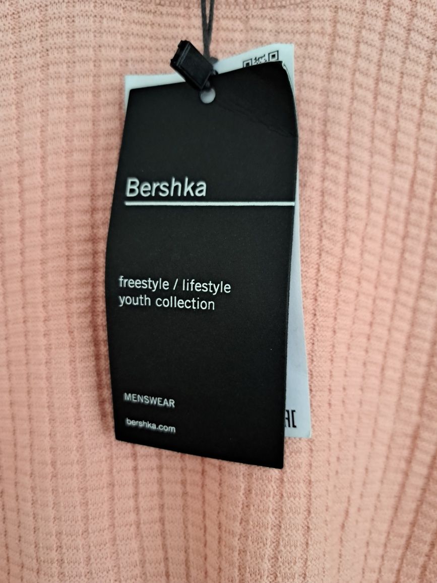 Розова блуза на Bershka
