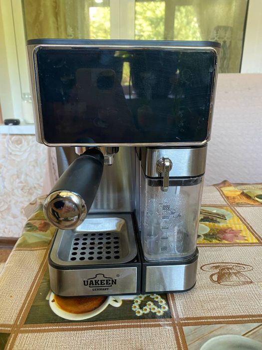 Coffee machine (kofe mashina) sotiladi yangiroq faqat 1mattaishlatilga