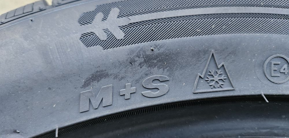 Anvelope de iarna M+S,  255/40 R19, 100v xl, GRIPMAX, Aderenta Clasa A