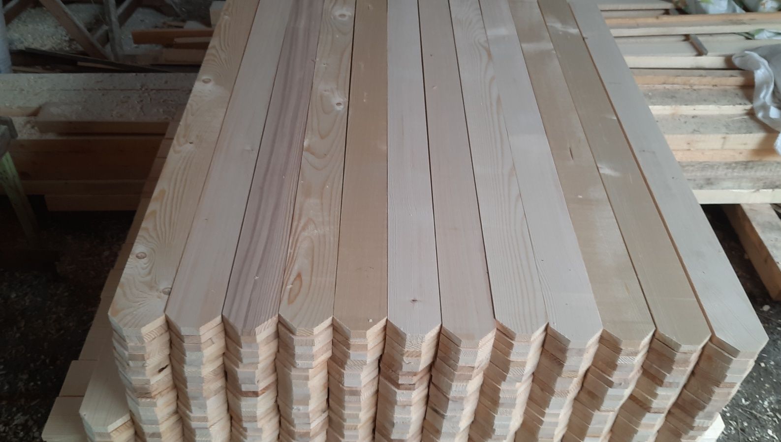 Uluca finisata gard lemn 10 cm latime 5 lei m liniar