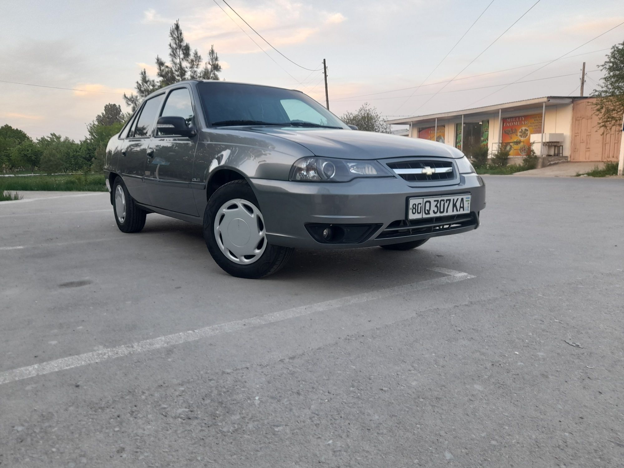 Nexia 1.6 sotiladi
