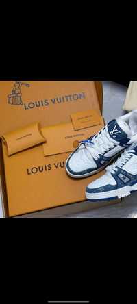 Louis Vuitton ..