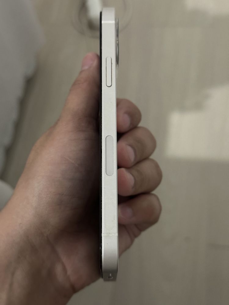 Продам Iphone 12