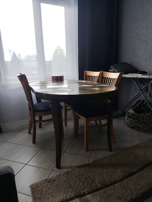 Обеденный стол ,можно раздвигать