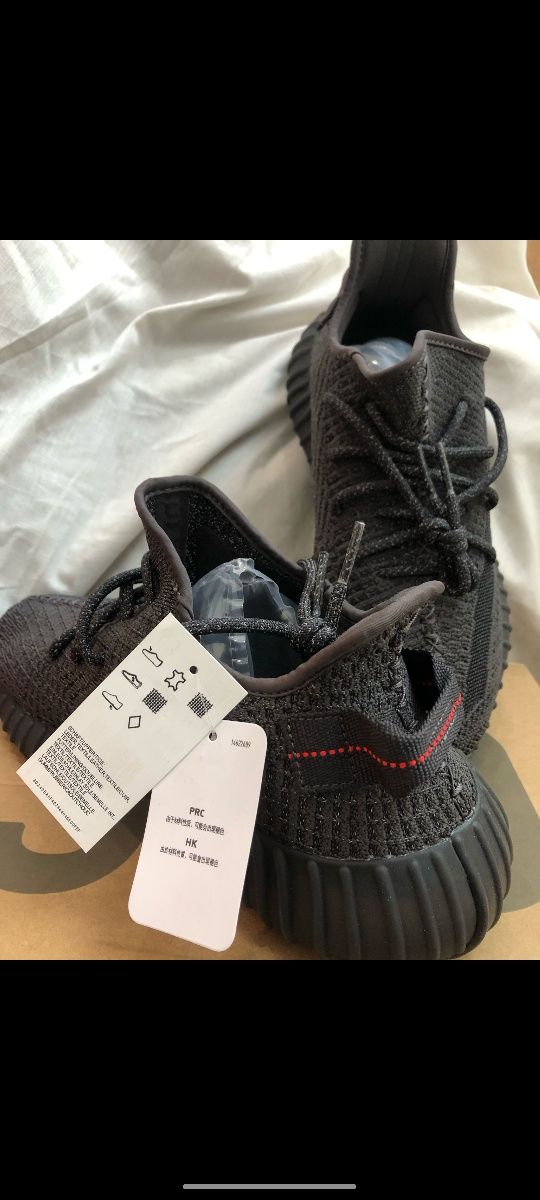 Yeezy boost 350 black reflective