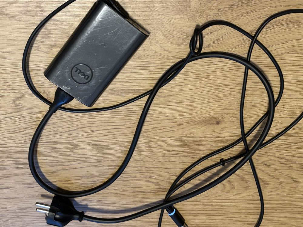 Лаптоп Dell Latitude 5590 + оригинална чанта