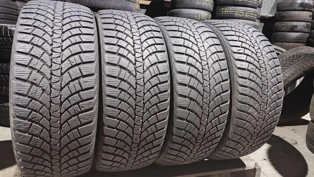 4бр зимни гуми 225/45/17 Kumho Winter Craft 
dot22