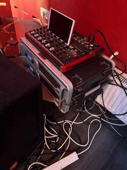 Vand Boxe JBL + Statie
