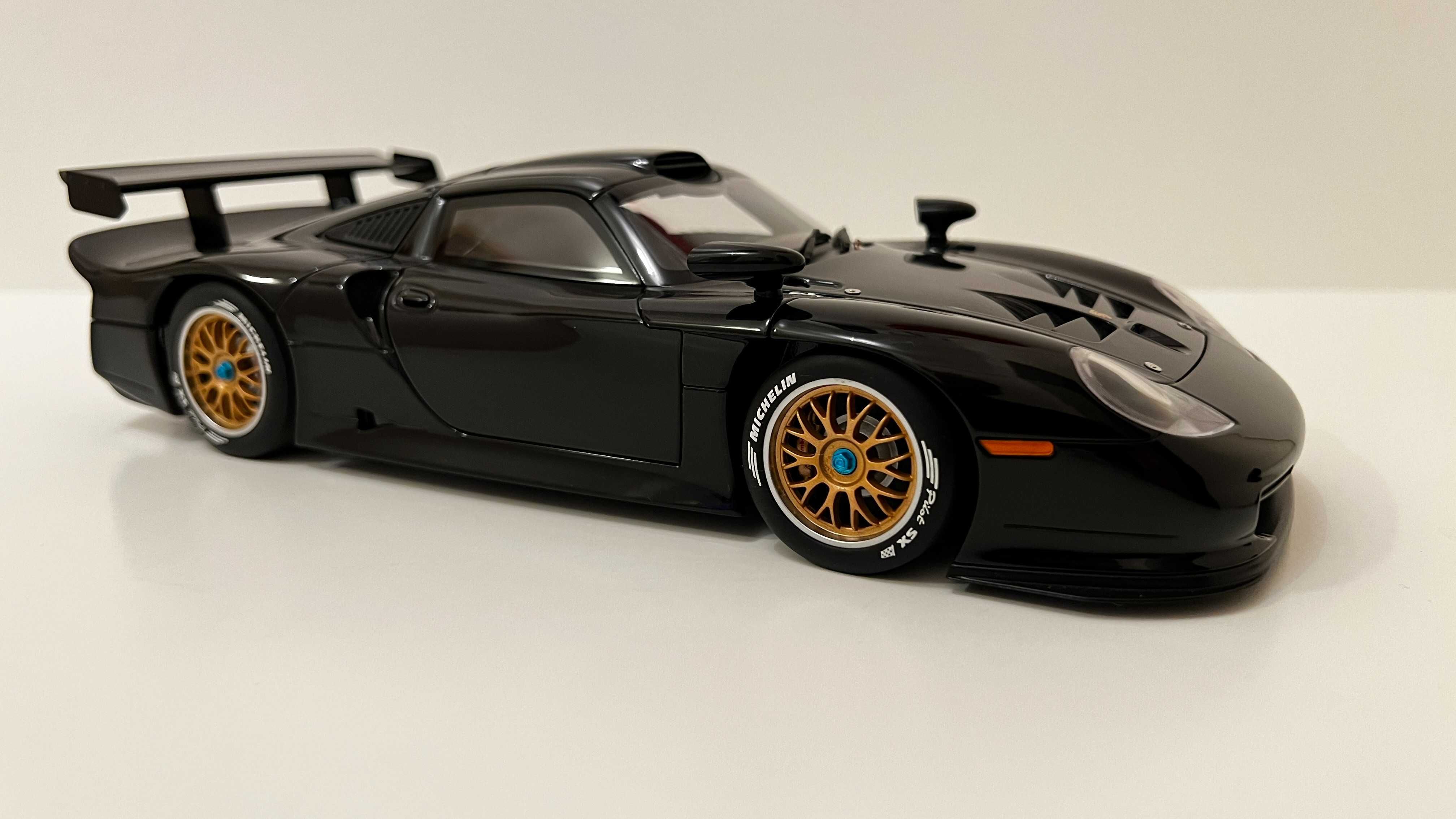 Macheta 1:18 - Porsche GT1 - Autoart