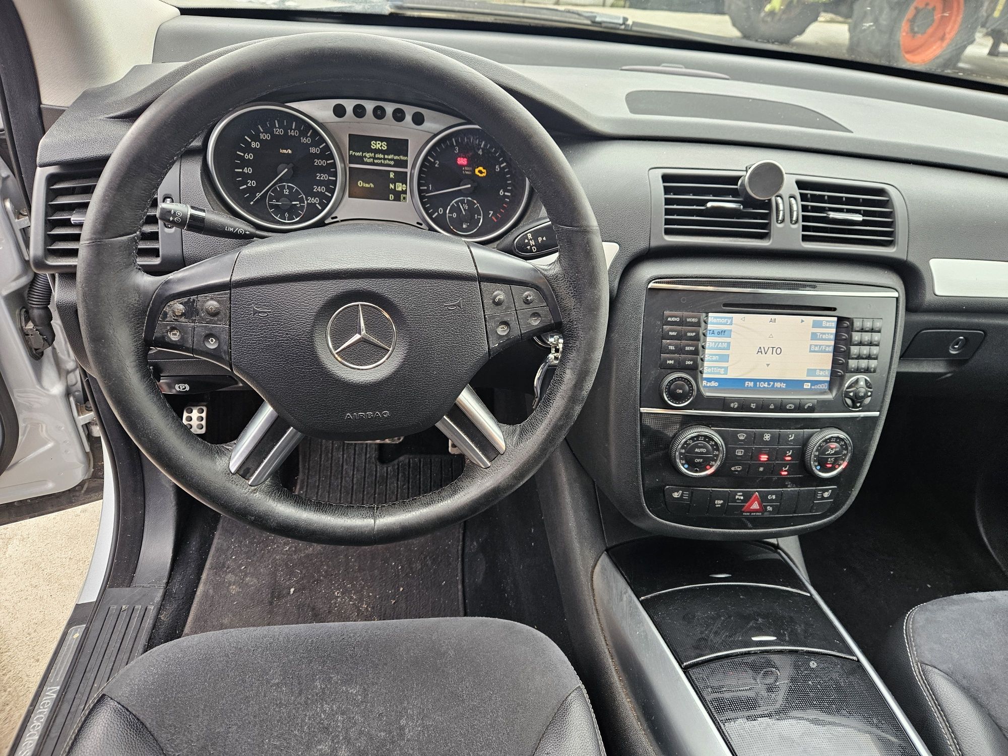 Mercedes R350i GAS. На части