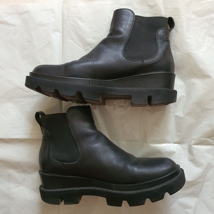 Ghete cu talpa groasa din piele