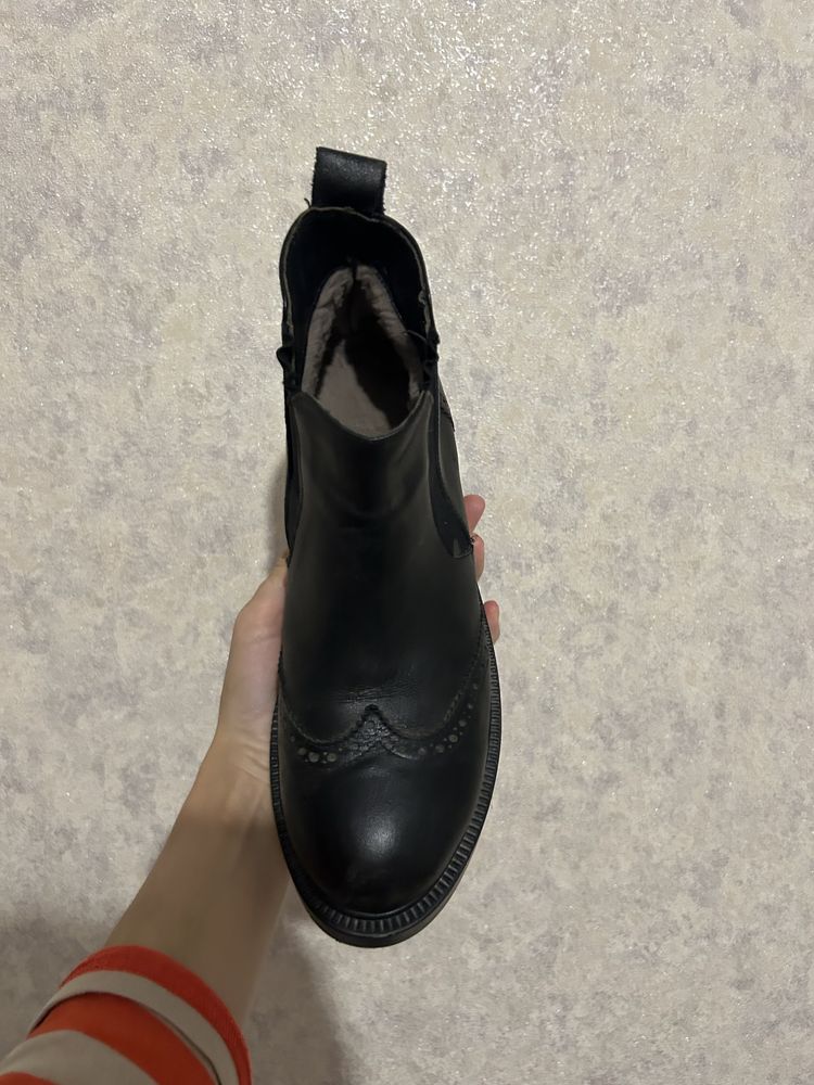 Продам зимние ботинки