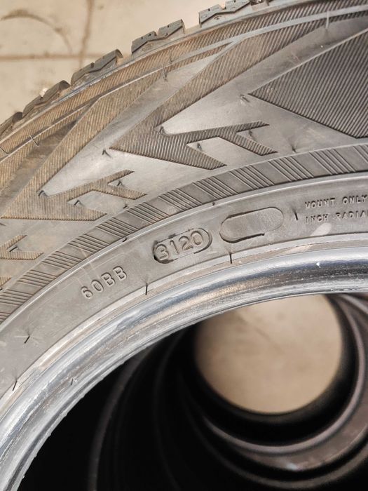 4бр.зимни гуми 215/65/16 Nokian