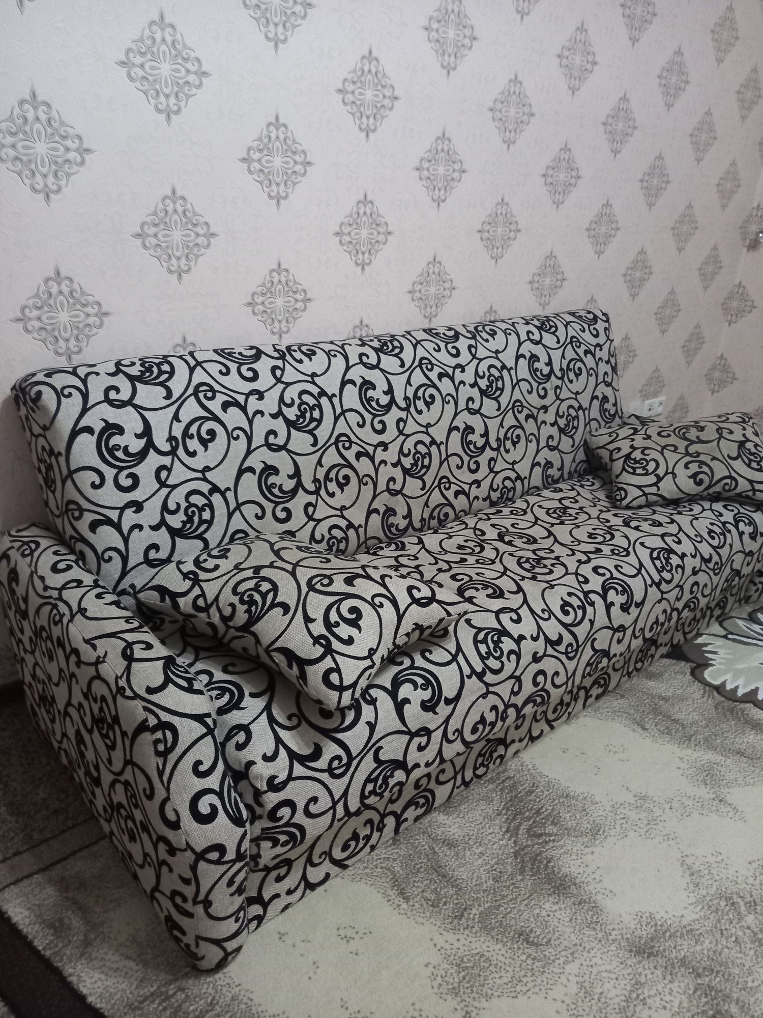 Диван Продается арзонга