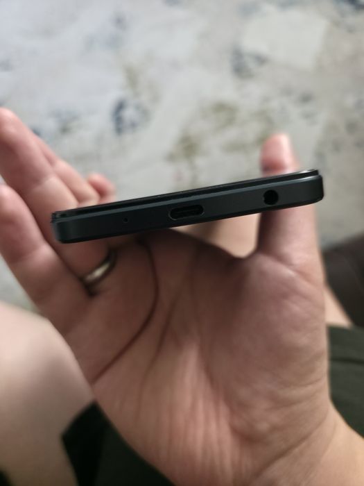 Продам телефон vivo y