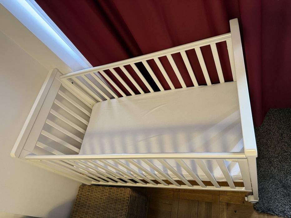 Patut bebe co-sleeping cu laterala culisanta total si roti Treppy