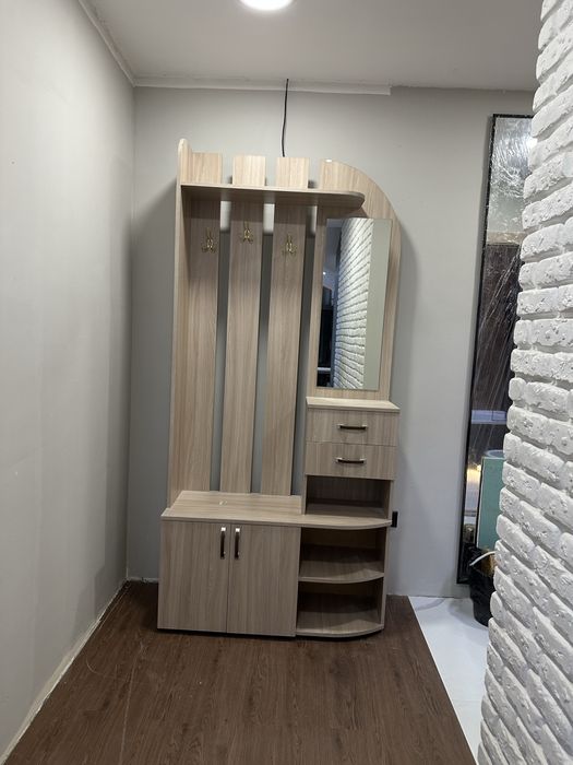 Продам шкаф в прихожую