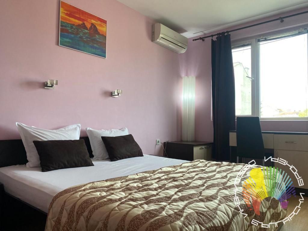 Дава се под наем Двустаен апартамент в Бургас, Център - 70 кв.м за 561 € - Снимка #6