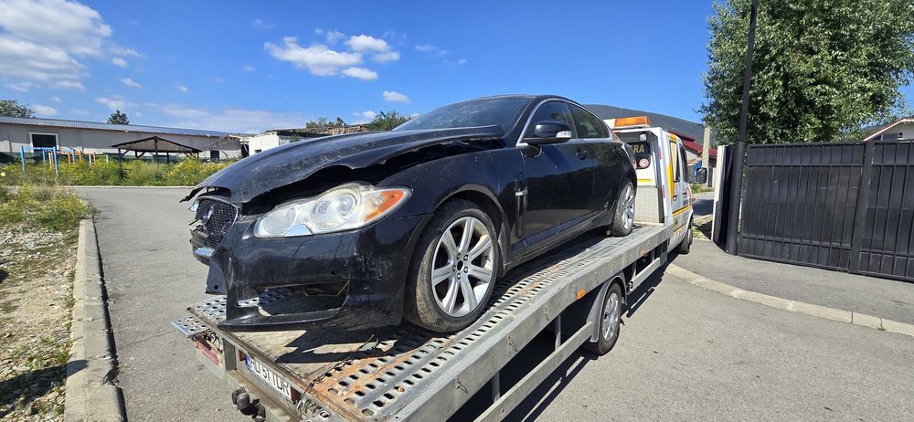 Jaguar XF an 2009 Avariat