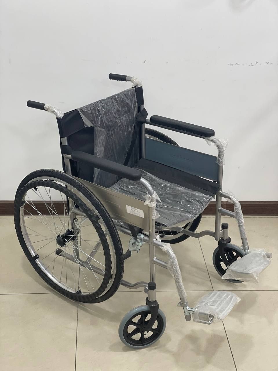 В Ташкенте инвалидная коляска. Ногиронлар  аравачаси Тошкент