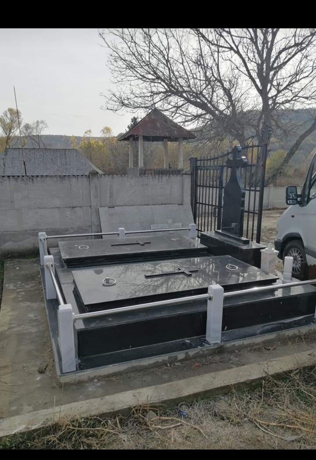 Placări morminte