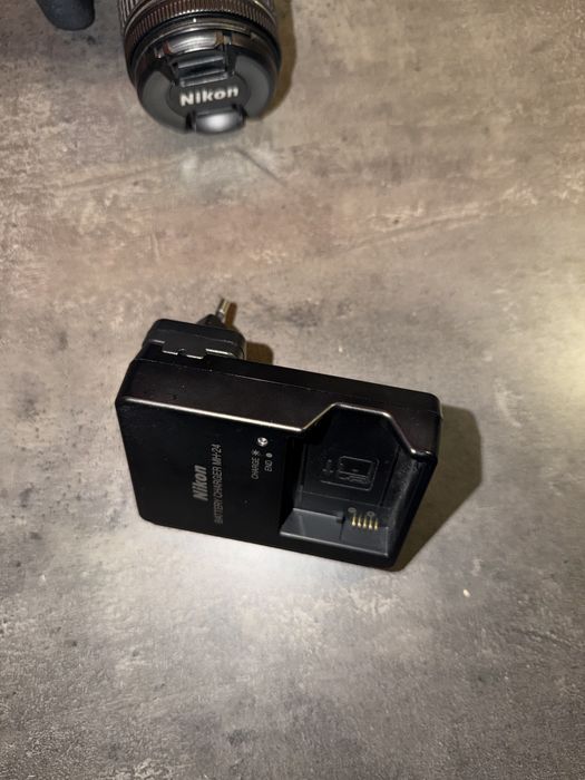 Vand Nikon d3500 + obiectiv 18-55 mm