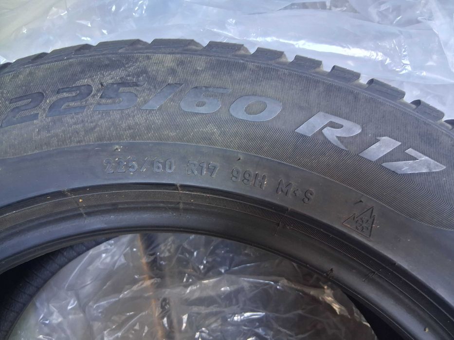 Продавам Зимни гуми Pirelli  225/60/17