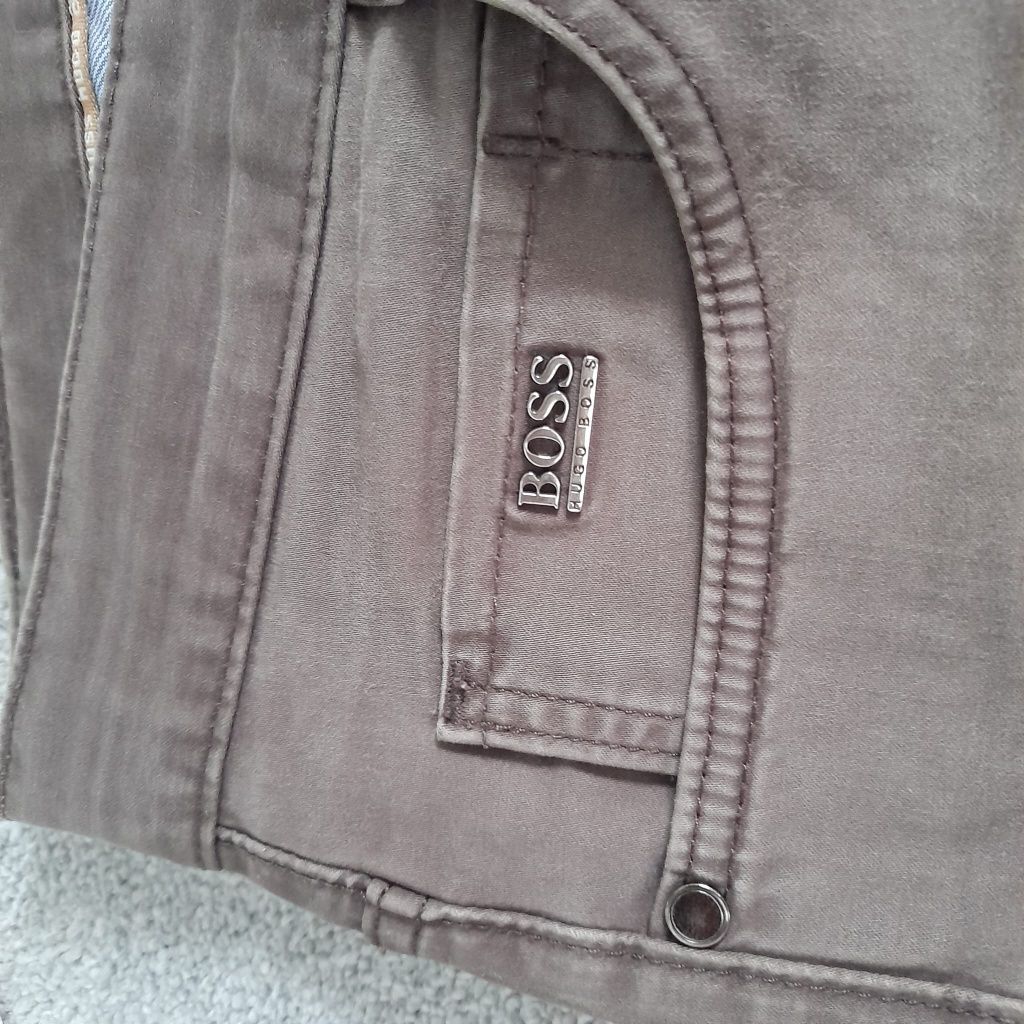 Pantaloni Hugo Boss m