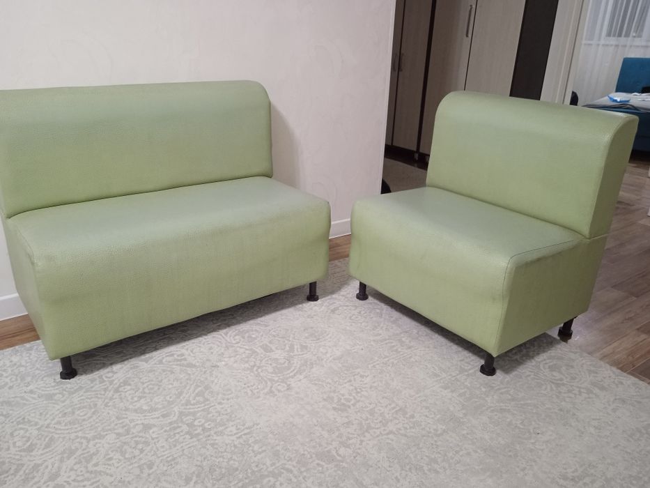 Продам кухонный угловой диван