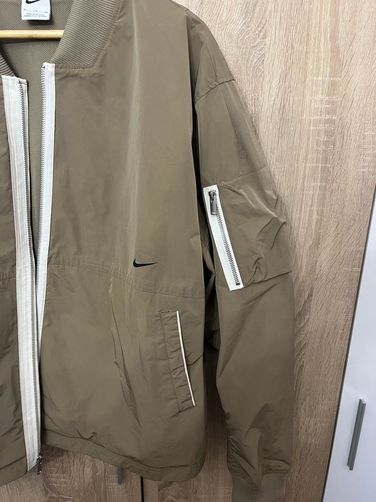 Яке Nike NSW bomber