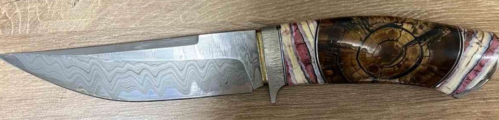 Дизайнетски, ръчно изработен нож