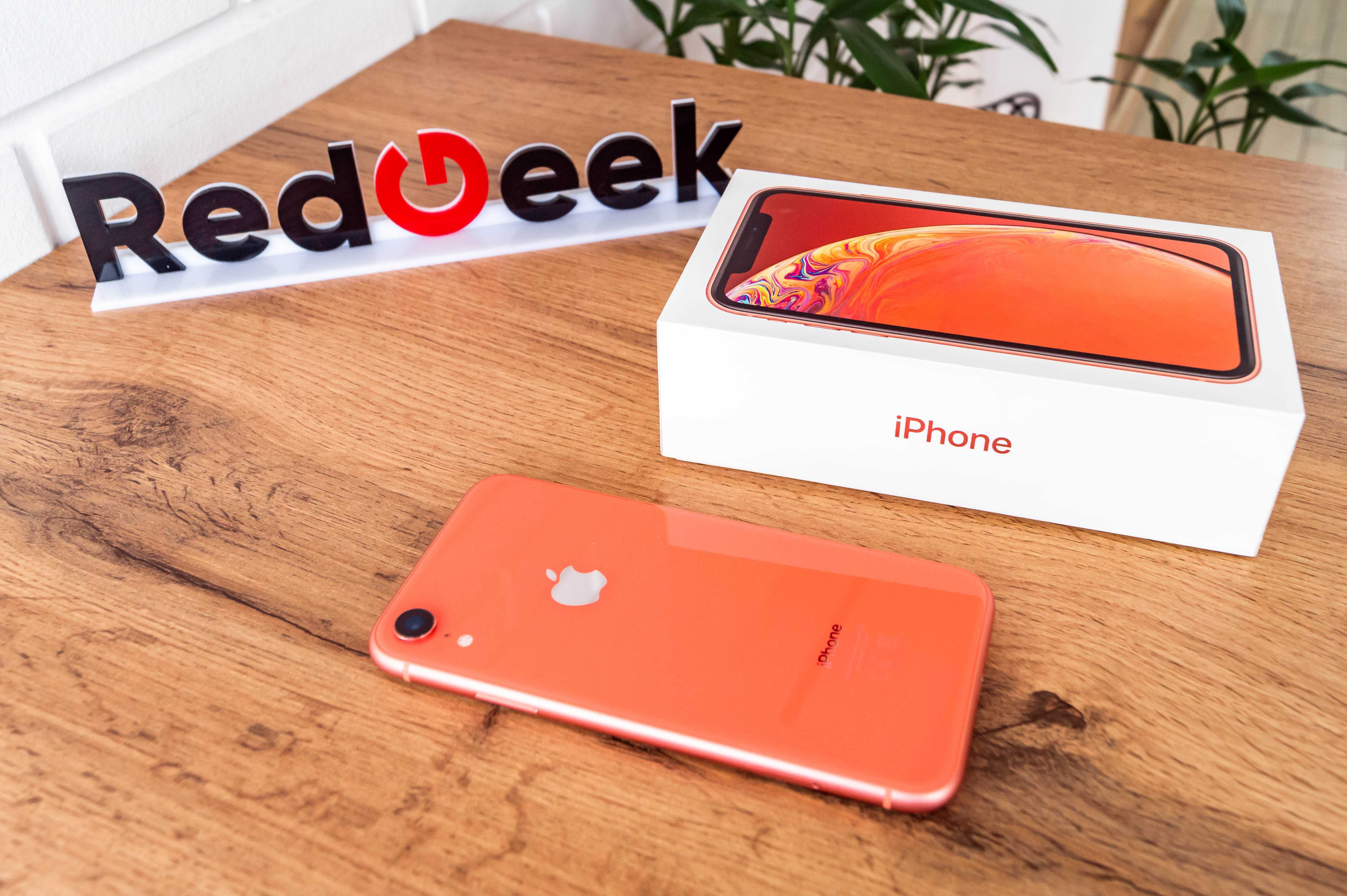 Iphone XR 128 Gb. Цвет Coral. Рассрочка 0-0-12. Магазин Red Geek