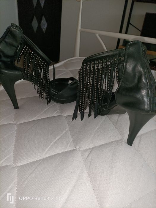 Sandale cu toc mărimea 39, noi