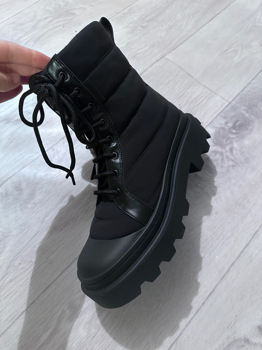 Зимняя обувь (бренд charles & keith) оригинал, новая. Рр38