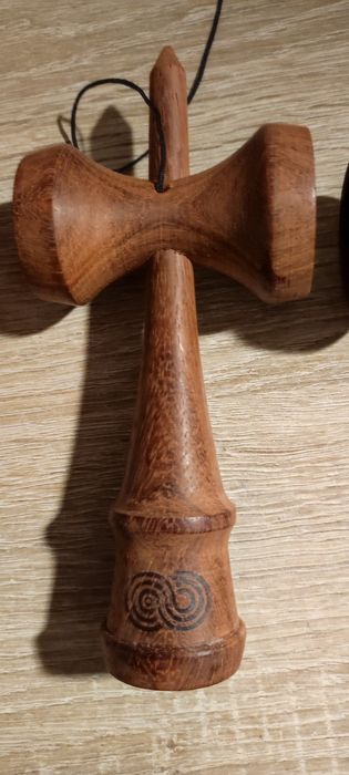 Kendama only Ken USA din lemn Padauk