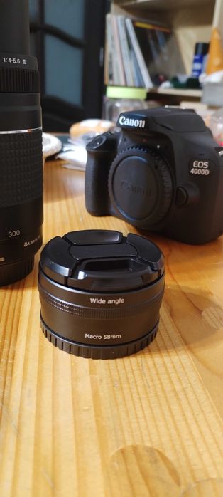 Pachet complet camera DSLR Canon EOS 4000 D + 4 obiective + accesorii