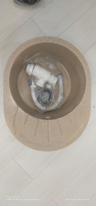 Продам смеситель для раковины и мойки новый не подошло по размеру