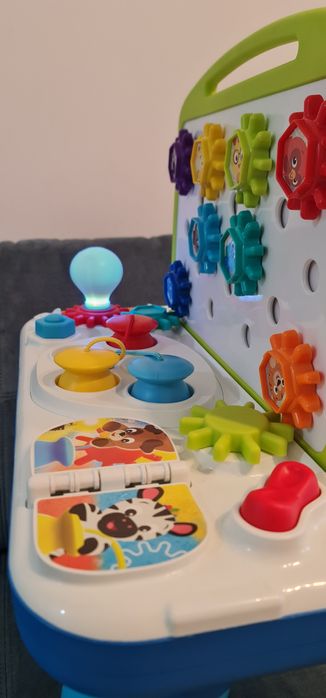 Centru activitati Baby Einstein curiosity table