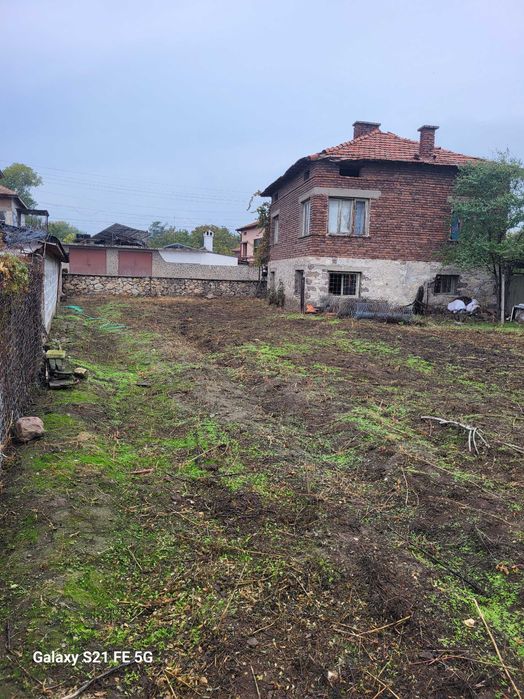 Продавам къща с Исперихово