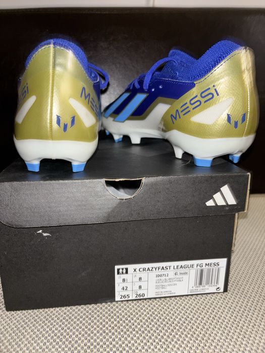 Нови футболни обувки Adidas X