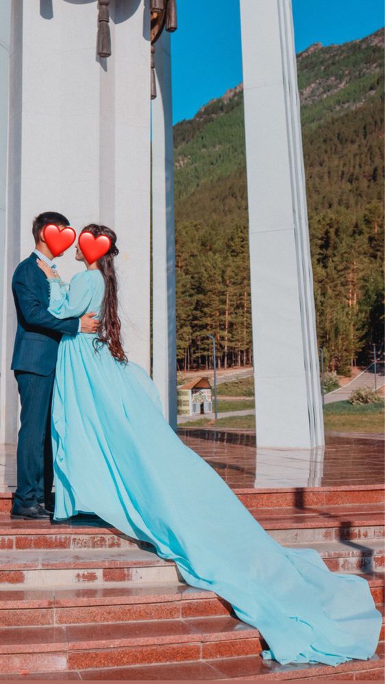Платье со шлейфом.